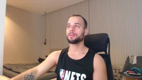 Snapshot of sandro_best chatting on March 5, 10:44 am DeAlex online show from March 5, 10:44 am