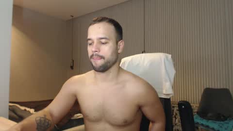 Snapshot of sandro_best chatting on January 24, 9:49 am DeAlex online show from January 24, 9:49 am