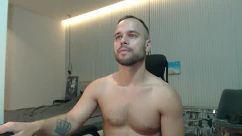 Snapshot of sandro_best chatting on September 20, 3:45 pm DeAlex online show from September 20, 3:45 pm