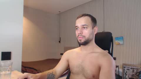 Snapshot of sandro_best chatting on February 5, 9:46 am DeAlex online show from February 5, 9:46 am