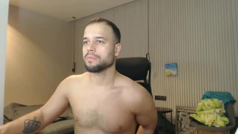 Snapshot of sandro_best chatting on December 30, 10:10 am DeAlex online show from December 30, 10:10 am