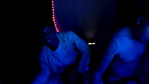 santi1xxx online show from December 22, 6:32 am