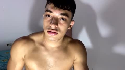 Snapshot of santi36rt chatting on October 8, 9:41 pm santi36rt online show from October 8, 9:41 pm