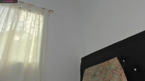 Snapshot of santi_brown1 chatting on October 5, 7:51 pm Santibrown online show from October 5, 7:51 pm
