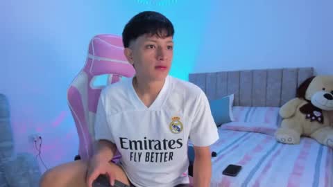 santi online show from April 21, 11:16 am