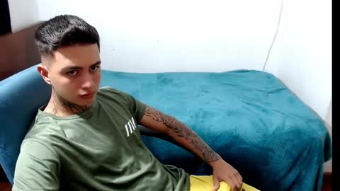 Snapshot of santi_ss chatting on September 15, 12:46 am santi_ss online show from September 15, 12:46 am