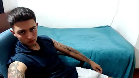 Snapshot of santi_ss chatting on September 21, 3:45 pm santi_ss online show from September 21, 3:45 pm