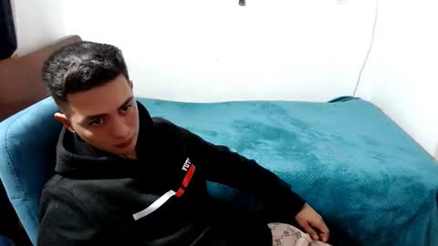 Snapshot of santi_ss chatting on October 2, 1:53 am santi_ss online show from October 2, 1:53 am