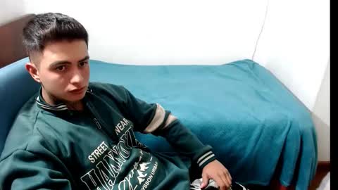 Snapshot of santi_ss chatting on September 10, 2:10 am santi_ss online show from September 10, 2:10 am