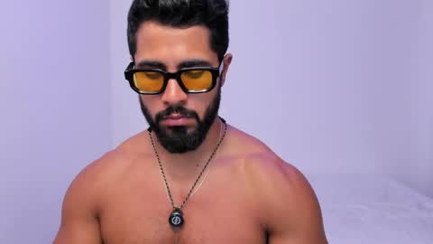 santiago_huntt online show from April 27, 8:58 pm