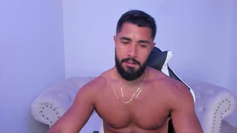 santiago_huntt online show from October 27, 8:22 pm