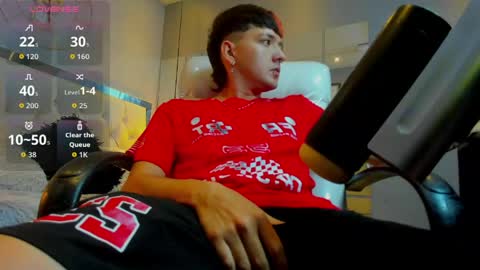 SANTIAGO  online show from April 14, 11:15 pm