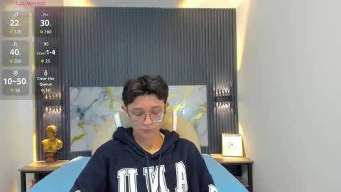 Snapshot of santiago_russo18 chatting on October 25, 12:18 pm santiago_russo18 online show from October 25, 12:18 pm