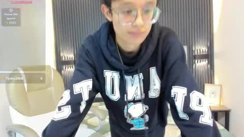 santiago_russo18 online show from November 21, 2:43 am