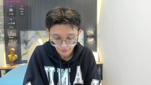 Snapshot of santiago_russo18 chatting on October 22, 12:09 pm santiago_russo18 online show from October 22, 12:09 pm