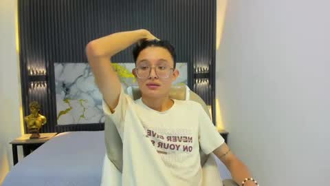Snapshot of santiago_russo18 chatting on September 20, 1:22 pm santiago_russo18 online show from September 20, 1:22 pm