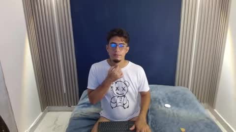 santiagoandresmartinez9 online show from January 31, 9:57 pm