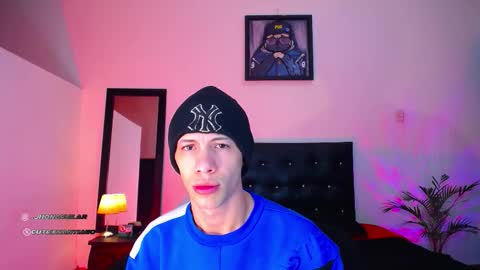 Snapshot of santiagocutex chatting on October 25, 12:07 pm SANTAGO online show from October 25, 12:07 pm