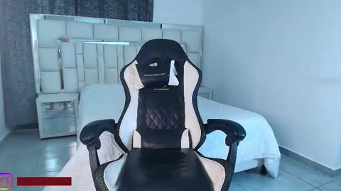 Santi Reyes online show from March 25, 3:54 am