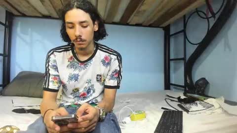 Snapshot of santiagoxxxtreme_ chatting on January 23, 1:02 pm Santiago online show from January 23, 1:02 pm