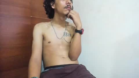 Snapshot of santiagoxxxtreme_ chatting on December 18, 9:47 am Santiago online show from December 18, 9:47 am