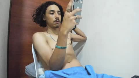 Snapshot of santiagoxxxtreme_ chatting on December 15, 1:00 pm Santiago online show from December 15, 1:00 pm