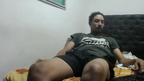 Snapshot of santiagoxxxtreme_ chatting on September 17, 12:33 am Santiago online show from September 17, 12:33 am