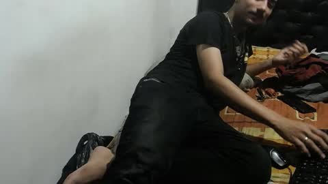 Santiago    online show from October 28, 4:37 am