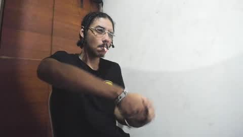 Snapshot of santiagoxxxtreme_ chatting on December 27, 7:18 am Santiago online show from December 27, 7:18 am