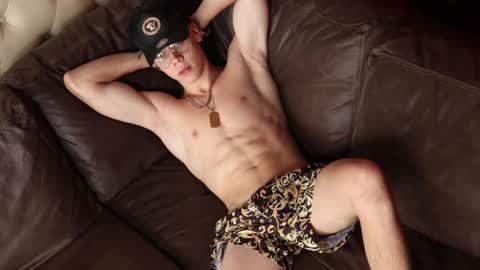 Julius Novachrono  online show from February 13, 6:08 am