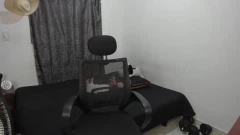 Julius Novachrono  online show from April 20, 9:01 am