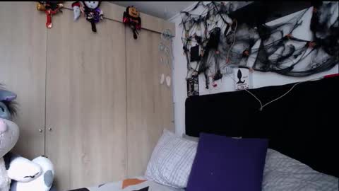 Santii online show from October 25, 3:03 pm