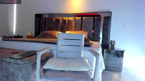 Snapshot of santin_seans chatting on February 7, 4:03 pm Santiago Seans online show from February 7, 4:03 pm