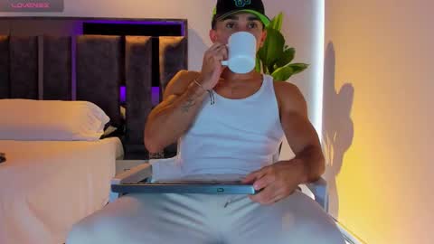 Santiago Seans online show from November 14, 12:50 pm