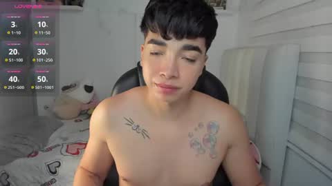 Mr. Santiago online show from June 20, 1:27 pm