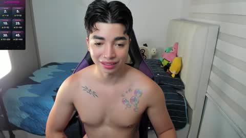 Snapshot of santy7u7 chatting on October 3, 1:27 pm Mr. Santiago online show from October 3, 1:27 pm