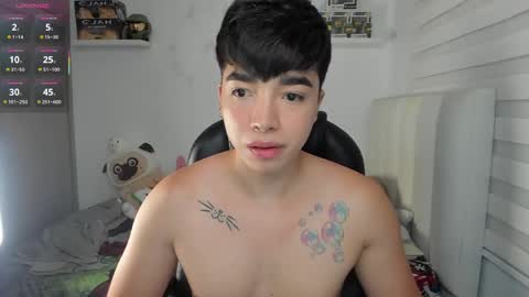 Mr. Santiago online show from April 23, 1:46 pm