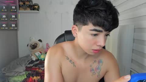 Mr. Santiago online show from April 19, 1:32 pm