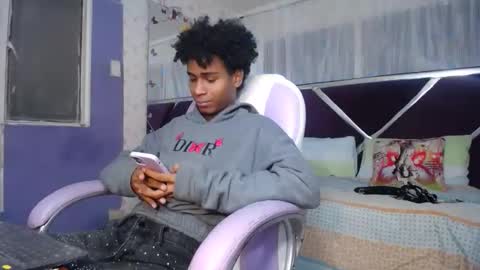 santy online show from March 29, 6:19 pm