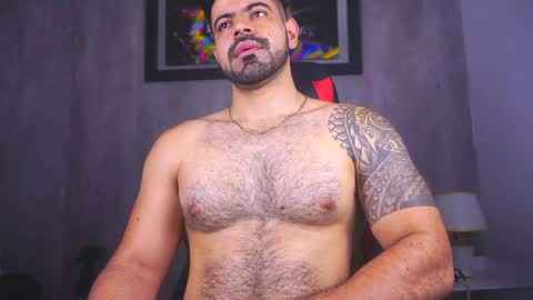 santiago online show from May 12, 9:40 am