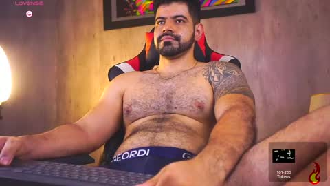 santiago online show from April 25, 1:41 pm