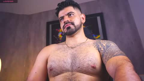 santiago online show from May 6, 10:38 am