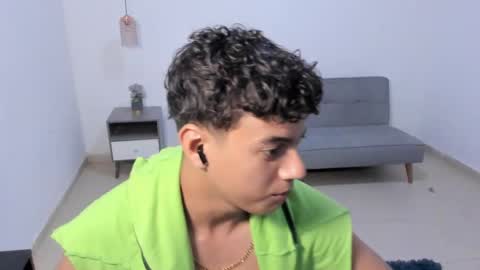 santy_stump online show from April 28, 8:24 pm