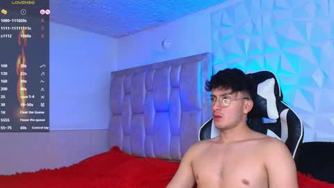 Snapshot of santyago_taylor chatting on December 11, 7:54 pm Santyago online show from December 11, 7:54 pm