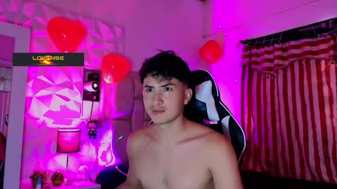 Snapshot of santyago_taylor chatting on February 24, 7:19 pm Santyago online show from February 24, 7:19 pm