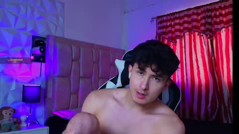 Snapshot of santyago_taylor chatting on January 18, 6:53 pm Santyago online show from January 18, 6:53 pm