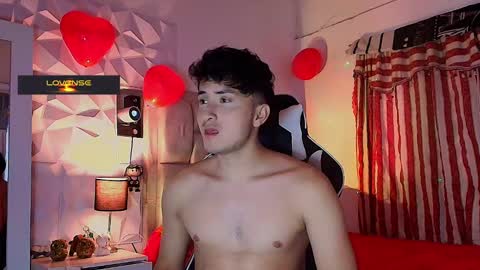 Snapshot of santyago_taylor chatting on March 4, 6:50 pm Santyago online show from March 4, 6:50 pm