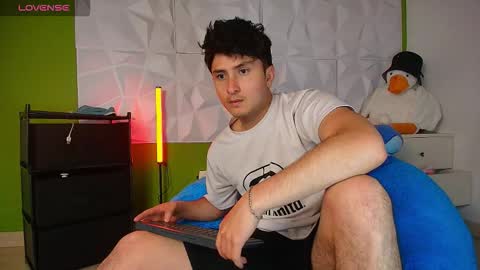 Snapshot of santyago_taylor chatting on October 6, 7:18 pm Santyago online show from October 6, 7:18 pm