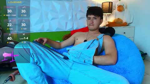 Snapshot of santyago_taylor chatting on September 24, 7:23 pm Santyago online show from September 24, 7:23 pm