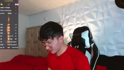 Snapshot of santyago_taylor chatting on December 3, 7:00 pm Santyago online show from December 3, 7:00 pm